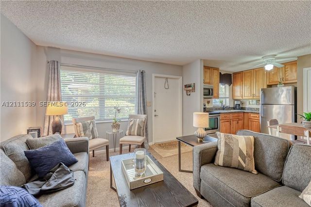 5156 NE 6th Ave 210, Oakland Park, FL 33334