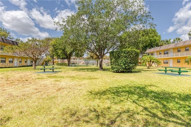 5156 NE 6th Ave 210, Oakland Park, FL 33334
