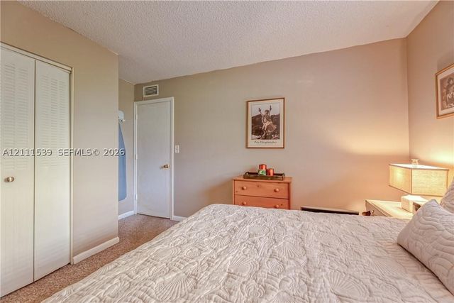 5156 NE 6th Ave 210, Oakland Park, FL 33334