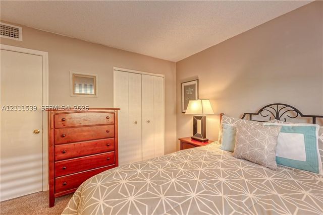 5156 NE 6th Ave 210, Oakland Park, FL 33334