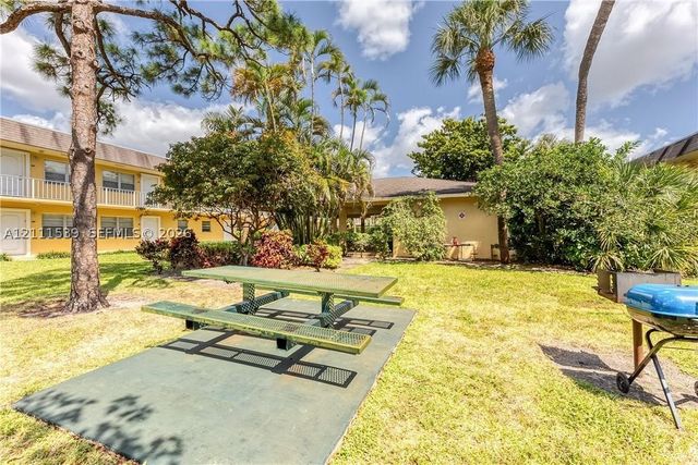 5156 NE 6th Ave 210, Oakland Park, FL 33334