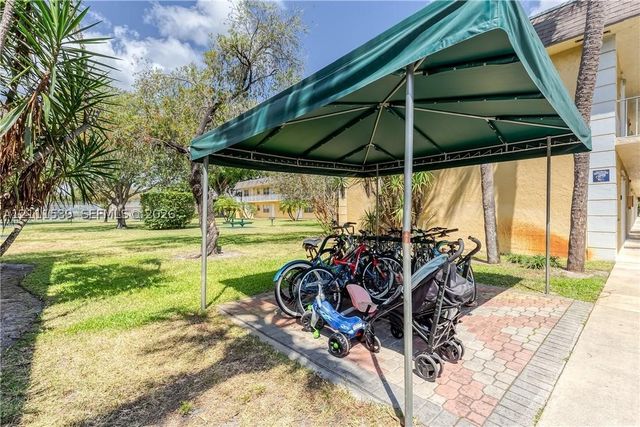 5156 NE 6th Ave 210, Oakland Park, FL 33334