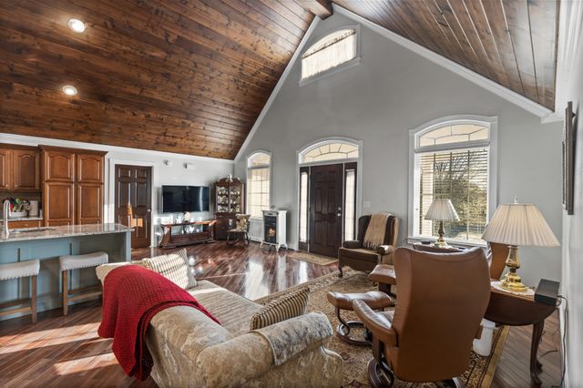 121 Hiwassee Drive, NE, Charleston, TN 37310