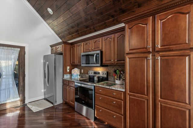 121 Hiwassee Drive, NE, Charleston, TN 37310