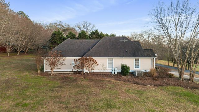 121 Hiwassee Drive, NE, Charleston, TN 37310