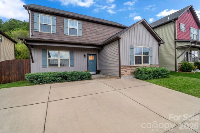 27 Mann Lane, Fletcher, NC 28732