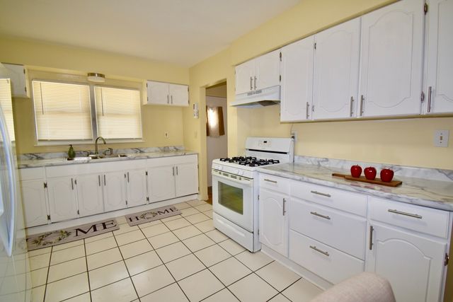 1645 Jackson Street, North Chicago, IL 60064