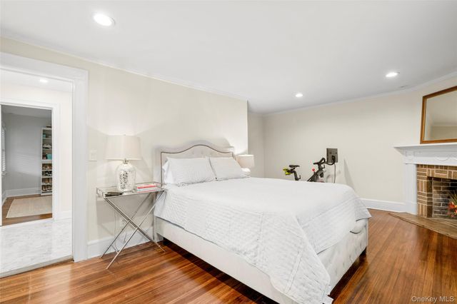 20 Elk Avenue, New Rochelle, NY 10804
