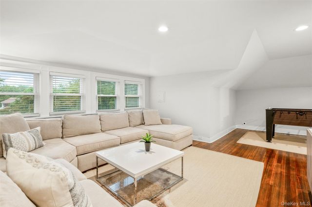 20 Elk Avenue, New Rochelle, NY 10804