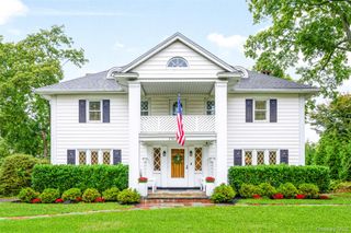 20 Elk Avenue, New Rochelle, NY 10804