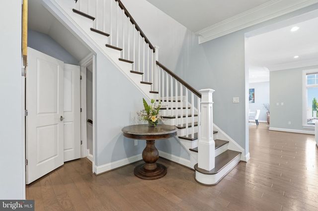 9123 OLD GEORGETOWN RD, Bethesda, MD 20814