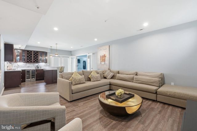 9123 OLD GEORGETOWN RD, Bethesda, MD 20814