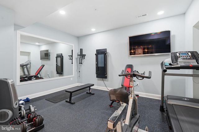 9123 OLD GEORGETOWN RD, Bethesda, MD 20814