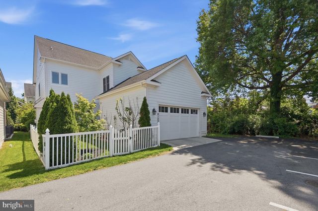 9123 OLD GEORGETOWN RD, Bethesda, MD 20814