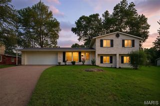 3230 Venus Lane, Maryland Heights, MO 63043