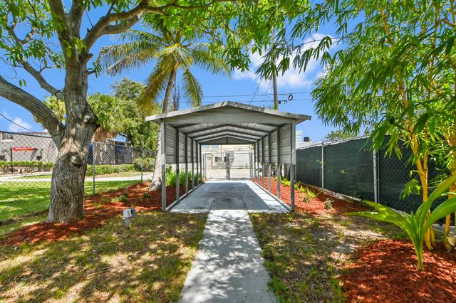 218 N H Street, Lake Worth Beach, FL 33460