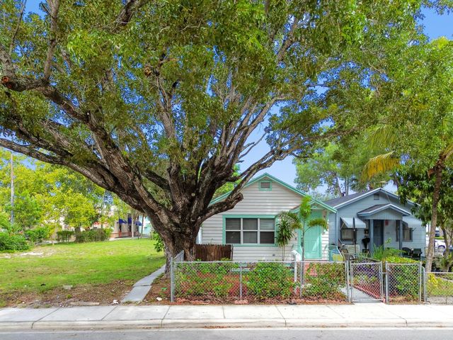 218 N H Street, Lake Worth Beach, FL 33460