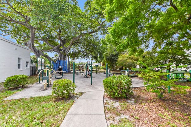 218 N H Street, Lake Worth Beach, FL 33460