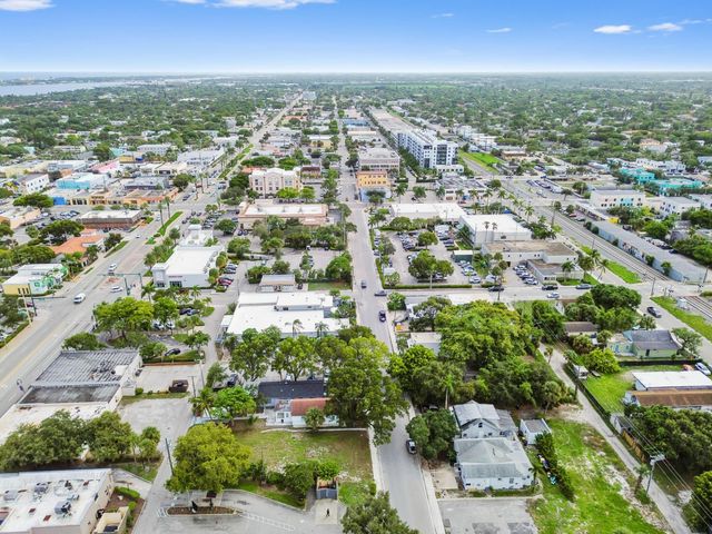 218 N H Street, Lake Worth Beach, FL 33460