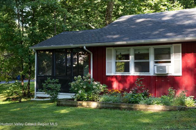 303 Sepasco Lake, Rhinebeck, NY 12572