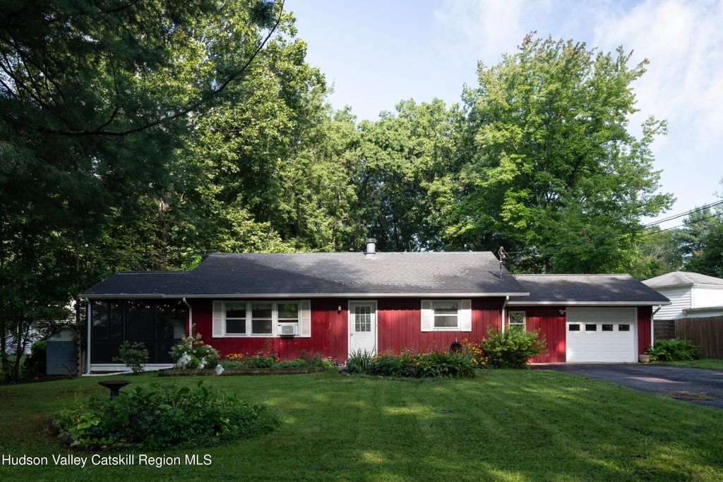 303 Sepasco Lake, Rhinebeck, NY 12572