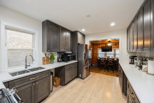 2238 Forest Avenue, North Riverside, IL 60546