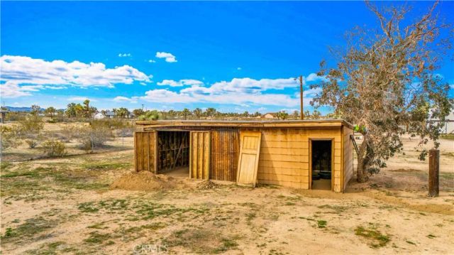 4442 Bonita, Yucca Valley, CA 92284