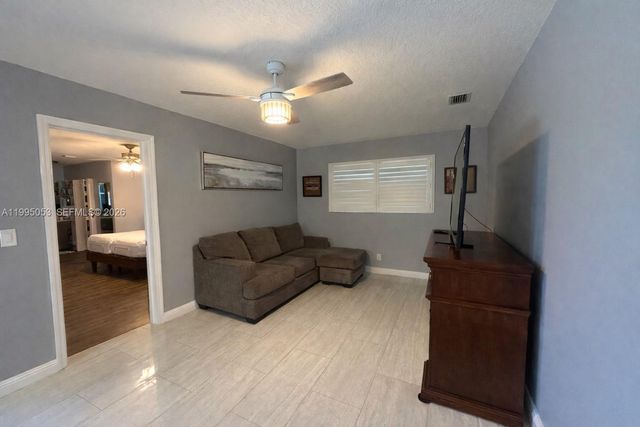 1341 NW 71st Ave, Plantation, FL 33313