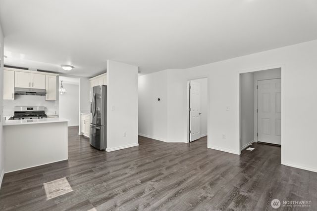2707 S 268th Place, Kent, WA 98032