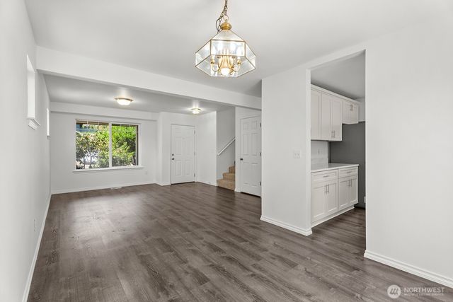 2707 S 268th Place, Kent, WA 98032
