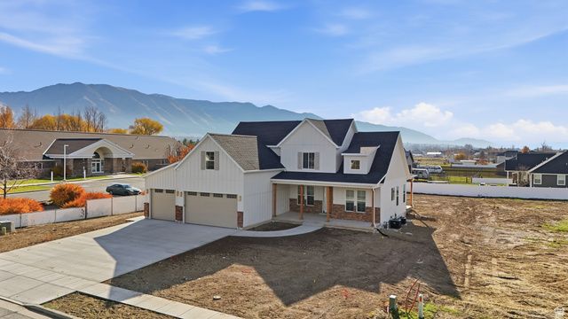 76 W 200 S, Hyde Park, UT 84318