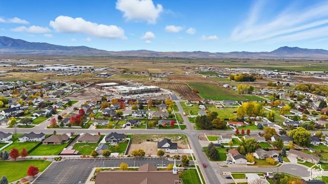 76 W 200 S, Hyde Park, UT 84318