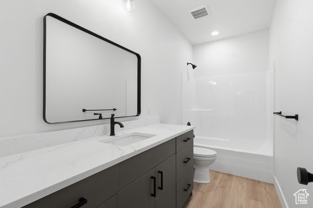 76 W 200 S, Hyde Park, UT 84318