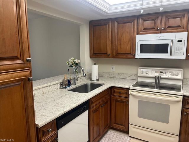 7402 Lake Breeze DR # 114, Fort Myers, FL 33907