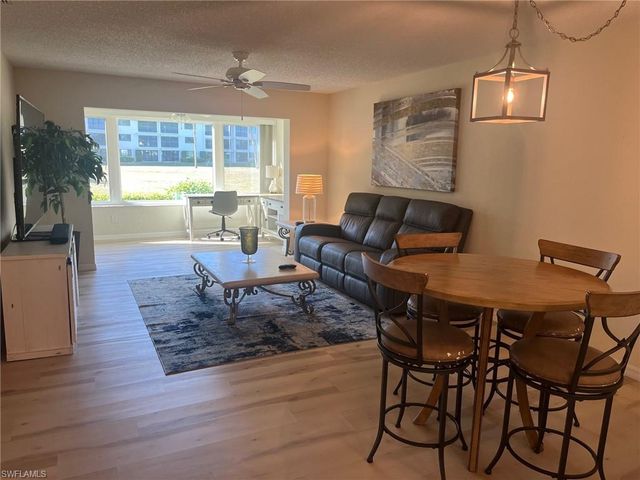 7402 Lake Breeze DR # 114, Fort Myers, FL 33907