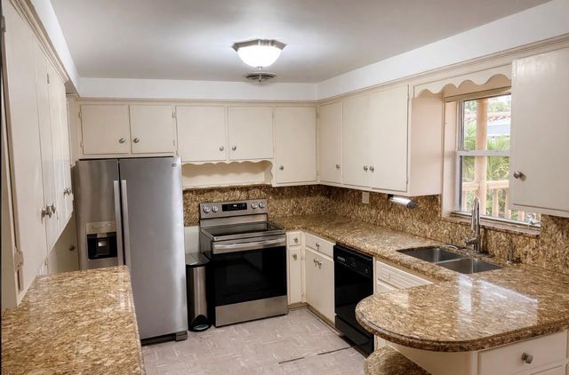 2970 Griffin Road, Fort Lauderdale, FL 33312