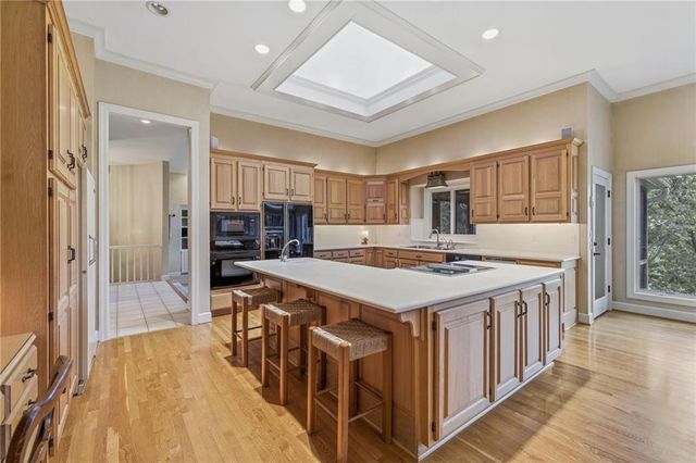 12637 Pawnee Lane, Leawood, KS 66209