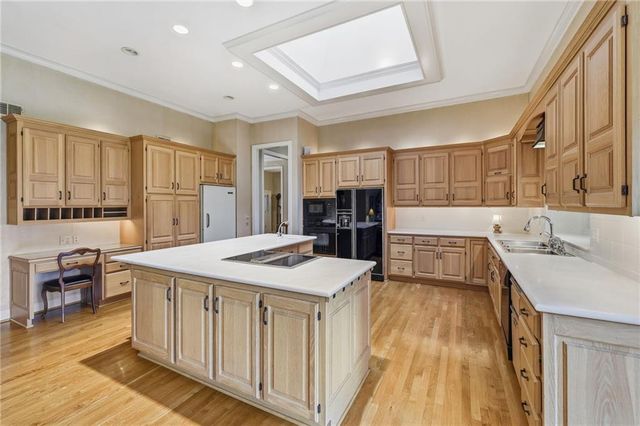 12637 Pawnee Lane, Leawood, KS 66209