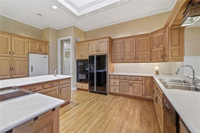 12637 Pawnee Lane, Leawood, KS 66209