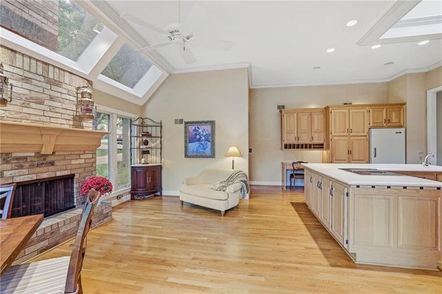 12637 Pawnee Lane, Leawood, KS 66209
