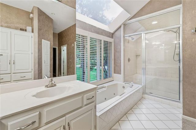 12637 Pawnee Lane, Leawood, KS 66209