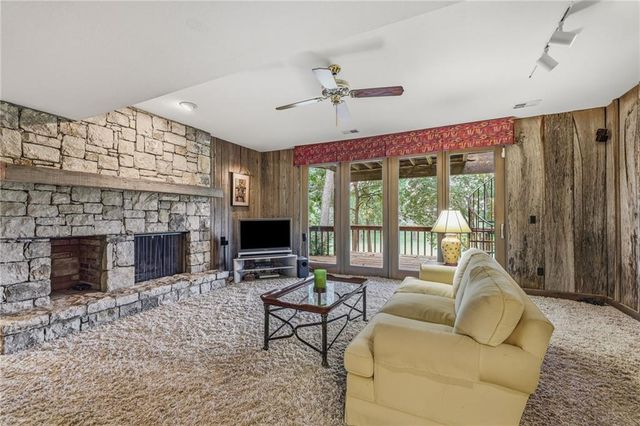 12637 Pawnee Lane, Leawood, KS 66209