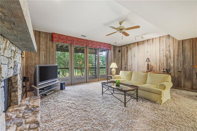 12637 Pawnee Lane, Leawood, KS 66209