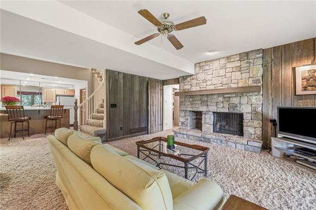 12637 Pawnee Lane, Leawood, KS 66209