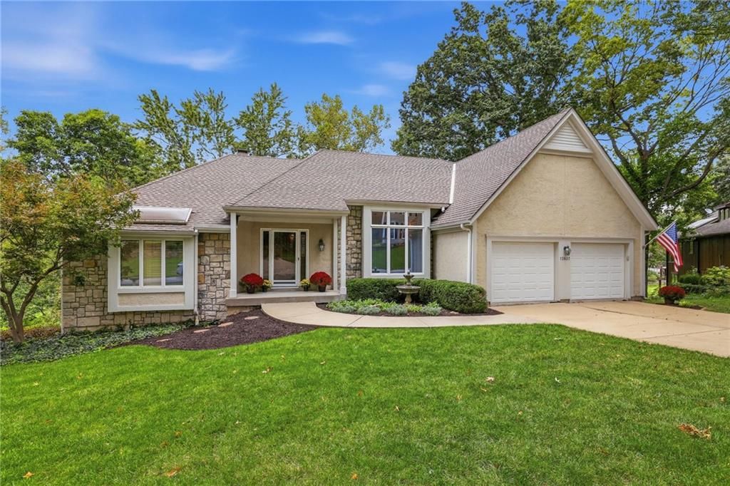 12637 Pawnee Lane, Leawood, KS 66209