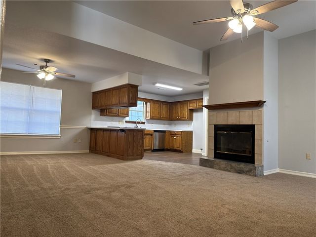 3341 Wyman Road, Fayetteville, AR 72701