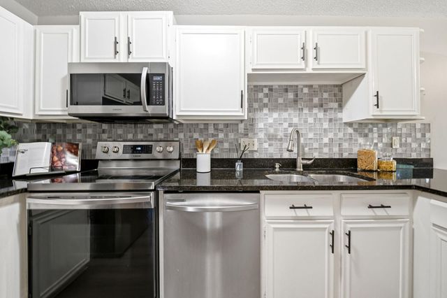 7522 Zinnia Way, Maple Grove, MN 55311