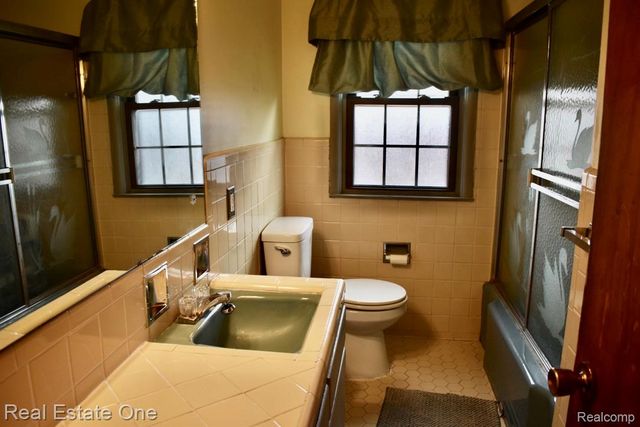 1152 Mayflower Avenue, Lincoln Park, MI 48146