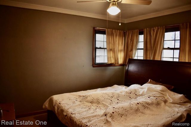 1152 Mayflower Avenue, Lincoln Park, MI 48146