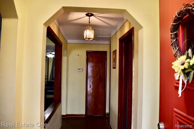 1152 Mayflower Avenue, Lincoln Park, MI 48146